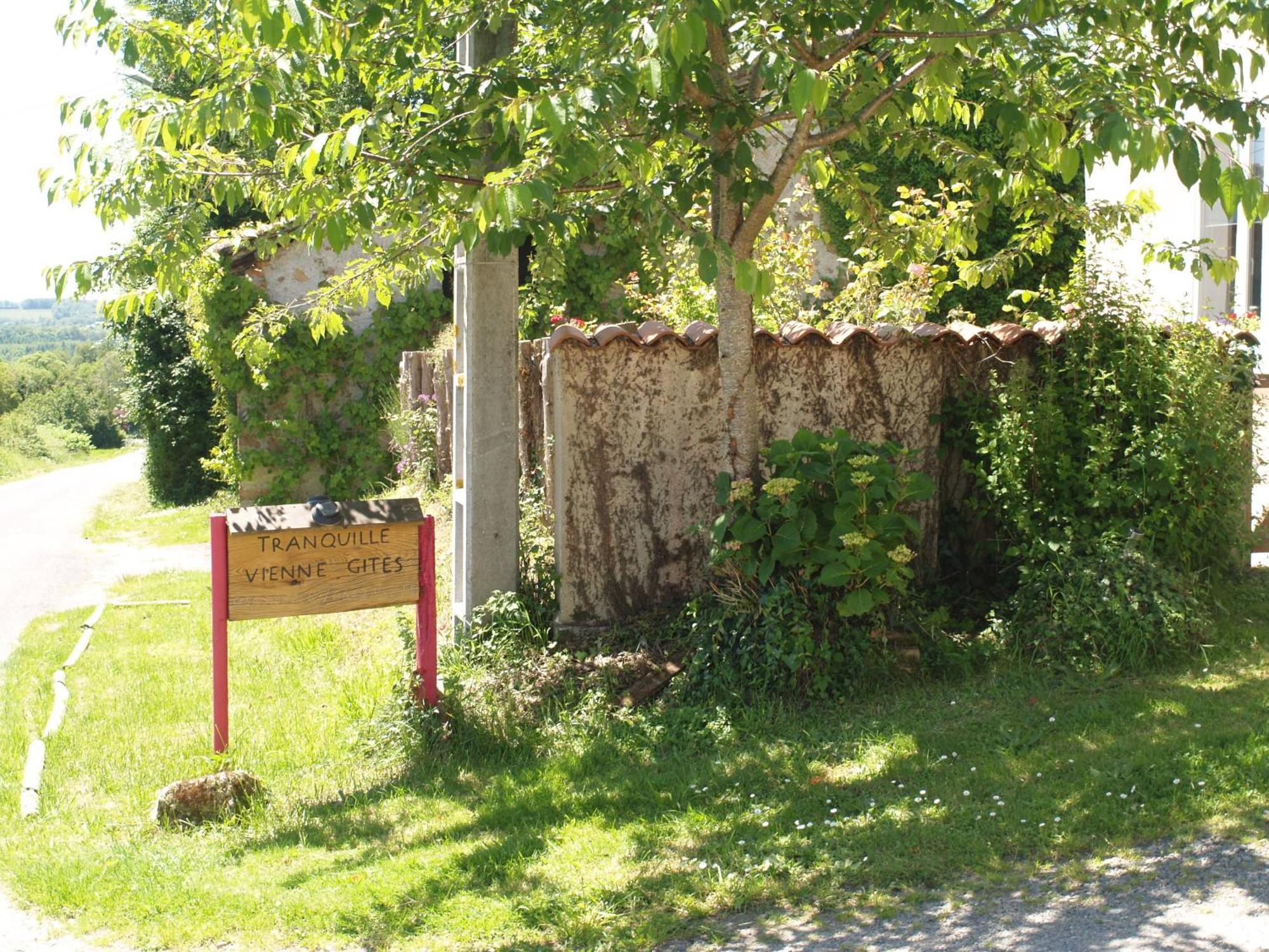Tranquille Vienne Gites A Chirac Dept Charente Екстериор снимка
