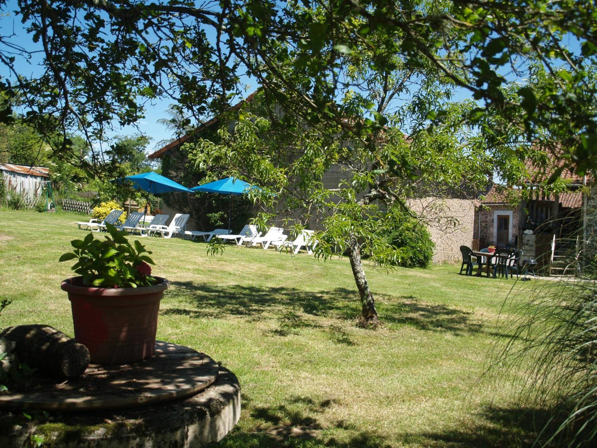 Tranquille Vienne Gites A Chirac Dept Charente Екстериор снимка
